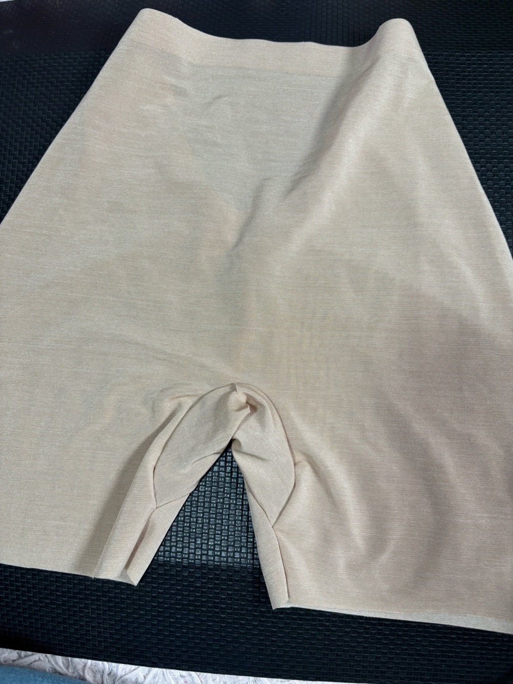 SKIMS sheer sculpt  low back short clay nwt